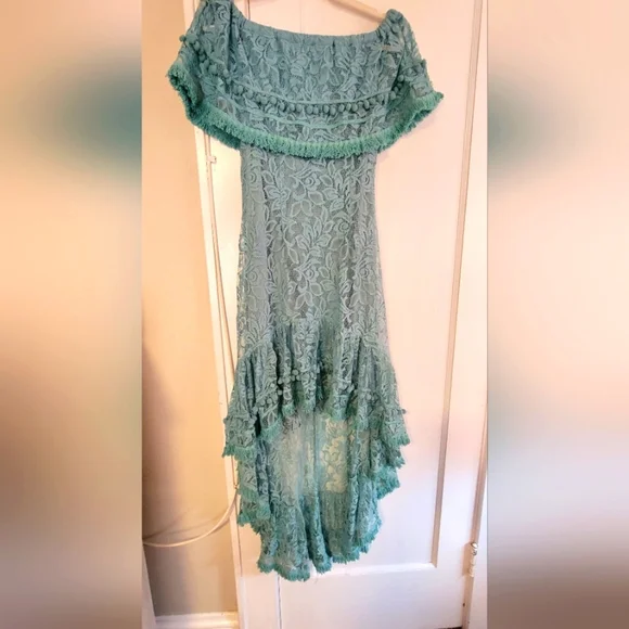 EUC Dress - Picture 2 of 3